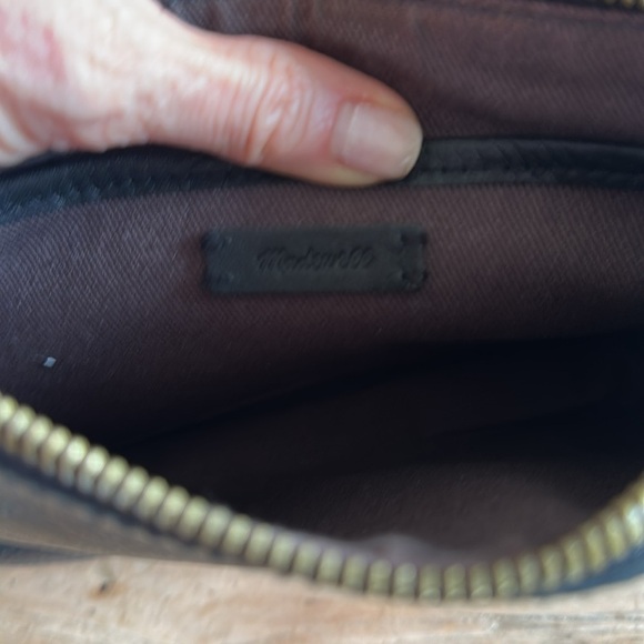 Like New! Madewell the simple Crossbody Bag in black - Picture 6 of 6